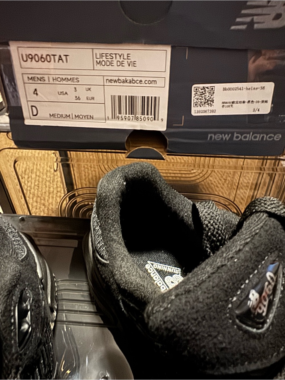 New Balance 9060 Men's Triple Black Lifestyle Sneakers Size 4 US.